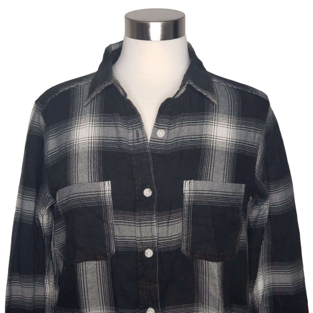 New Mossimo black plaid flannel shirt with feathers printed on the back SZ XS - Picture 5 of 9